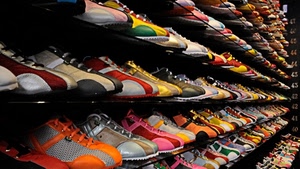scarpe, colori, scaffale, numeri, ginnastica, file, multicolore, stringhe, scaffali, punte, prospettiva, sportive